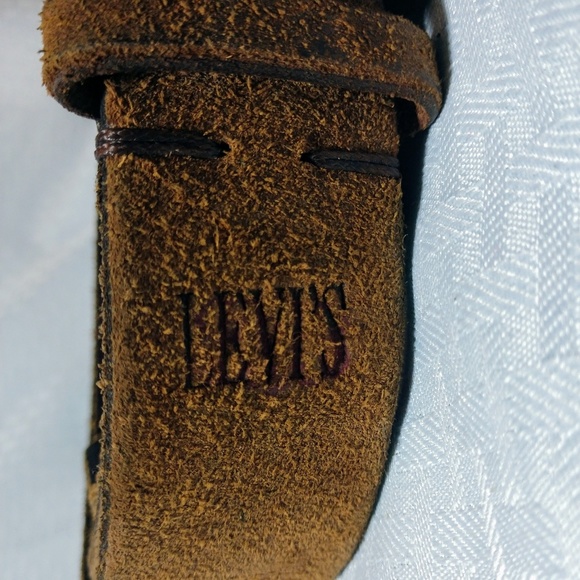 Levis Split Leather Belt w/ Brass Buckle - Picture 2 of 8